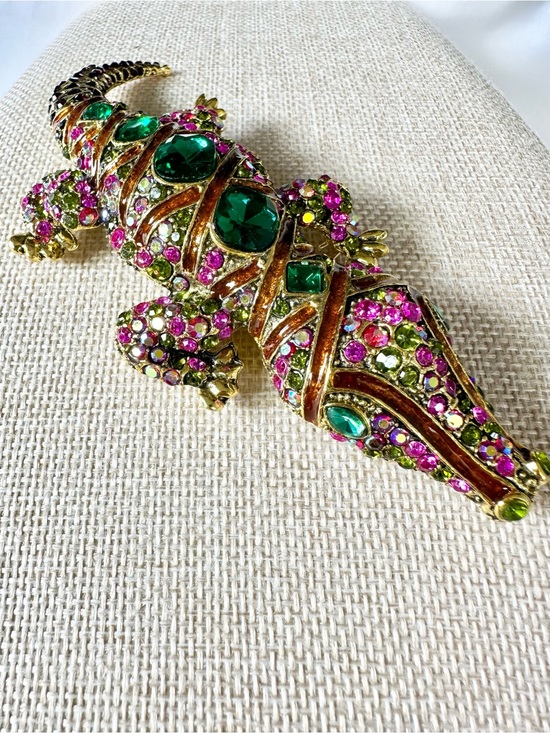 Jewelry - Chunky 5” Gold-Tone Green & Pink Crystal Alligator Brooch (High Quality/Weight)